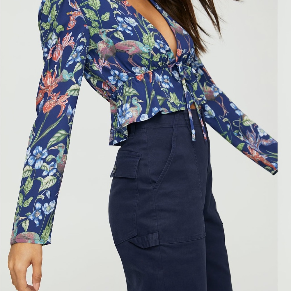 Aritzia Sunday Best Kimberly Blouse - Picture 2 of 6